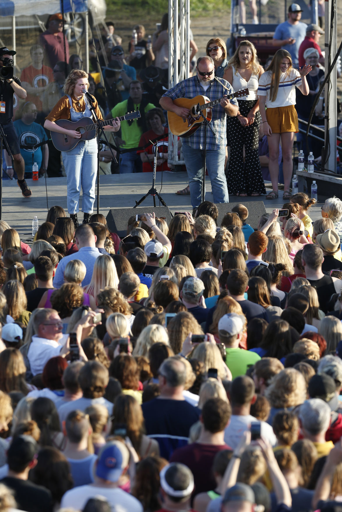051518mp-Maddie-Poppe-concert-14